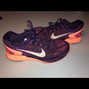 Nike women’s Flyknit 8.5